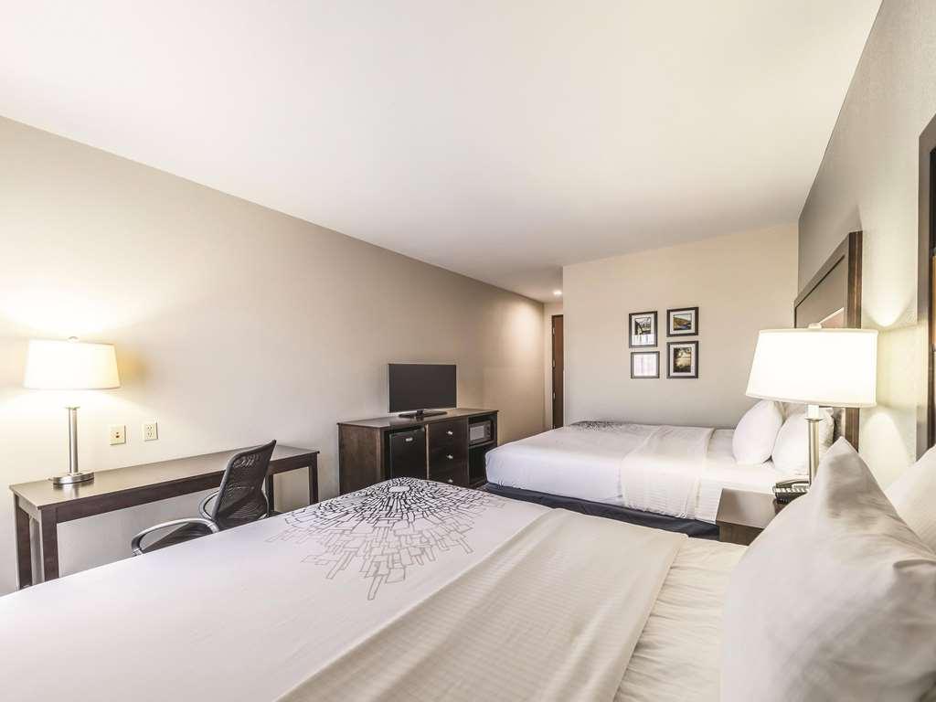 La Quinta By Wyndham Tulsa - Catoosa Hotel Room photo
